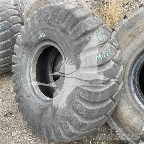 Titan 23.5x25 Pneumatiky, kolesá a ráfiky