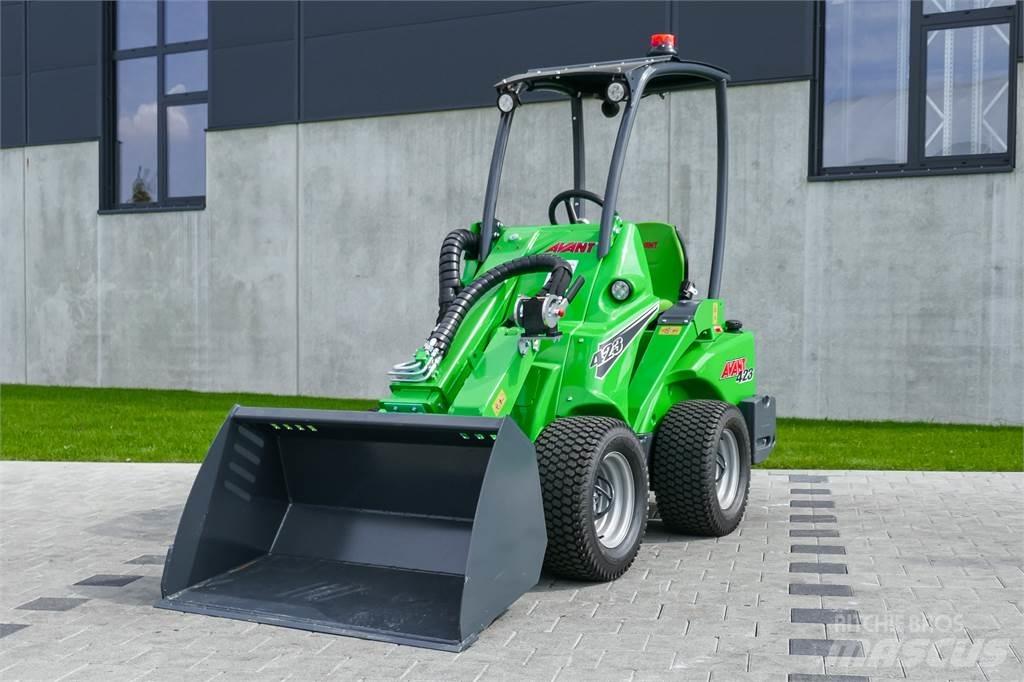 Avant M 423 Mini rýpadlá < 7t