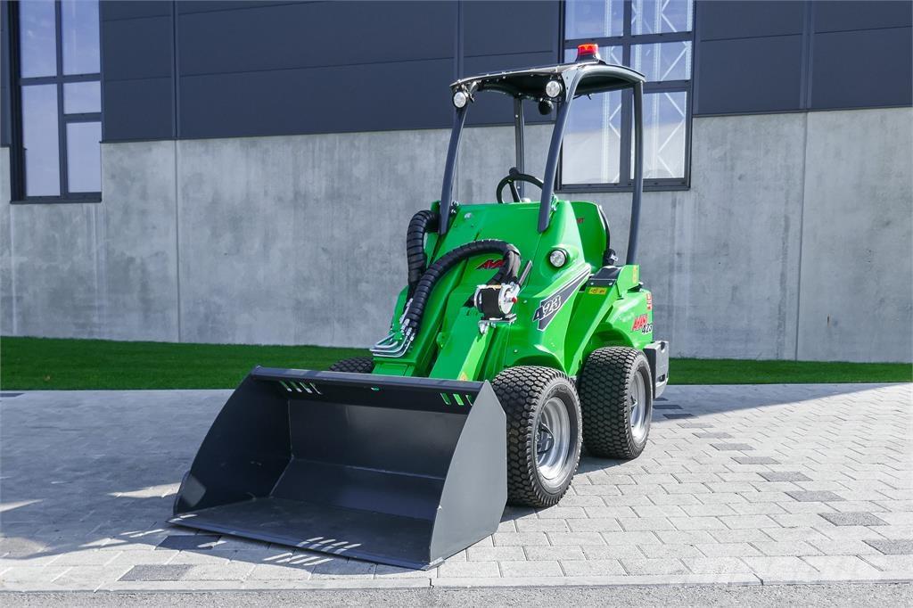 Avant M 423 Mini rýpadlá < 7t