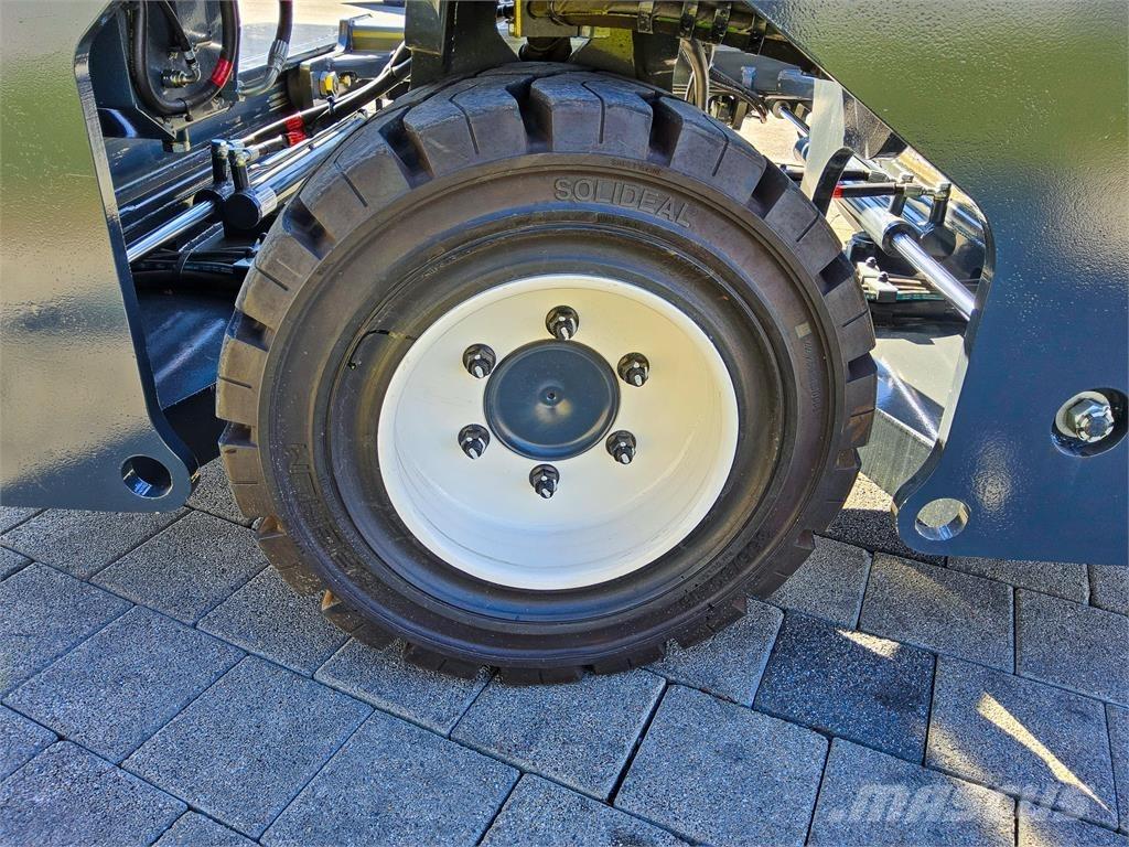 Combilift C 4000 4 cestné vysokozdvižné vozíky