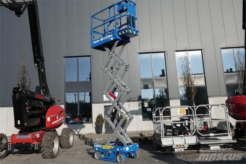 Genie GS 1330 Nožnicové zdvíhacie plošiny