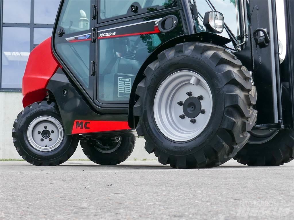 Manitou MC 25-4 Terénne vysokozdvižné vozíky