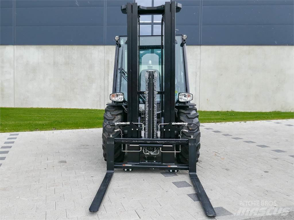 Manitou MC 25-4 Terénne vysokozdvižné vozíky