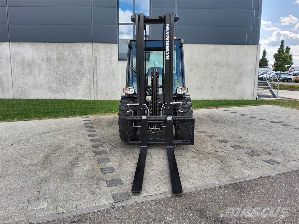 Manitou MC 30-4 Terénne vysokozdvižné vozíky