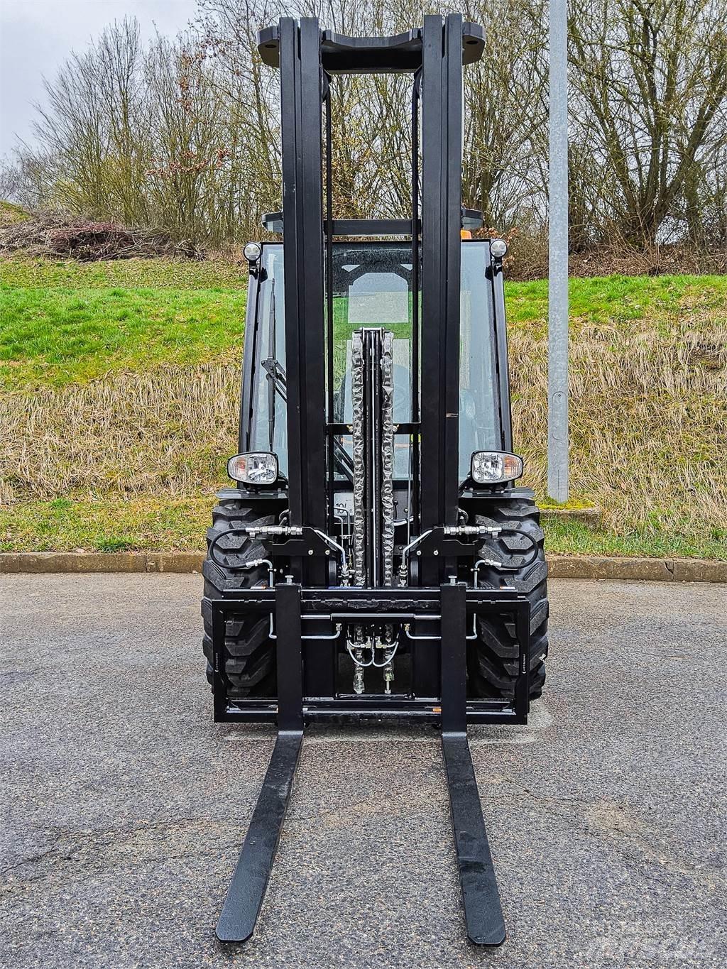 Manitou MC 30-4 Terénne vysokozdvižné vozíky