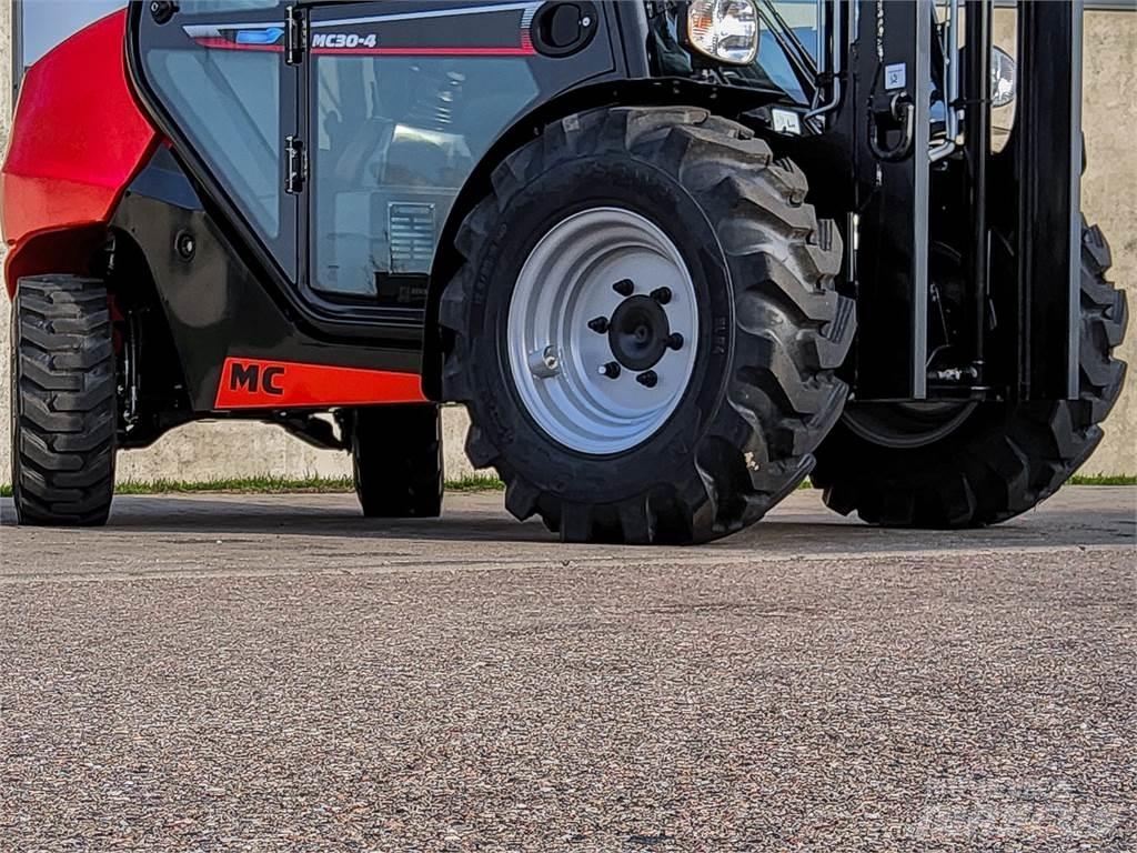 Manitou MC 30-4 Terénne vysokozdvižné vozíky