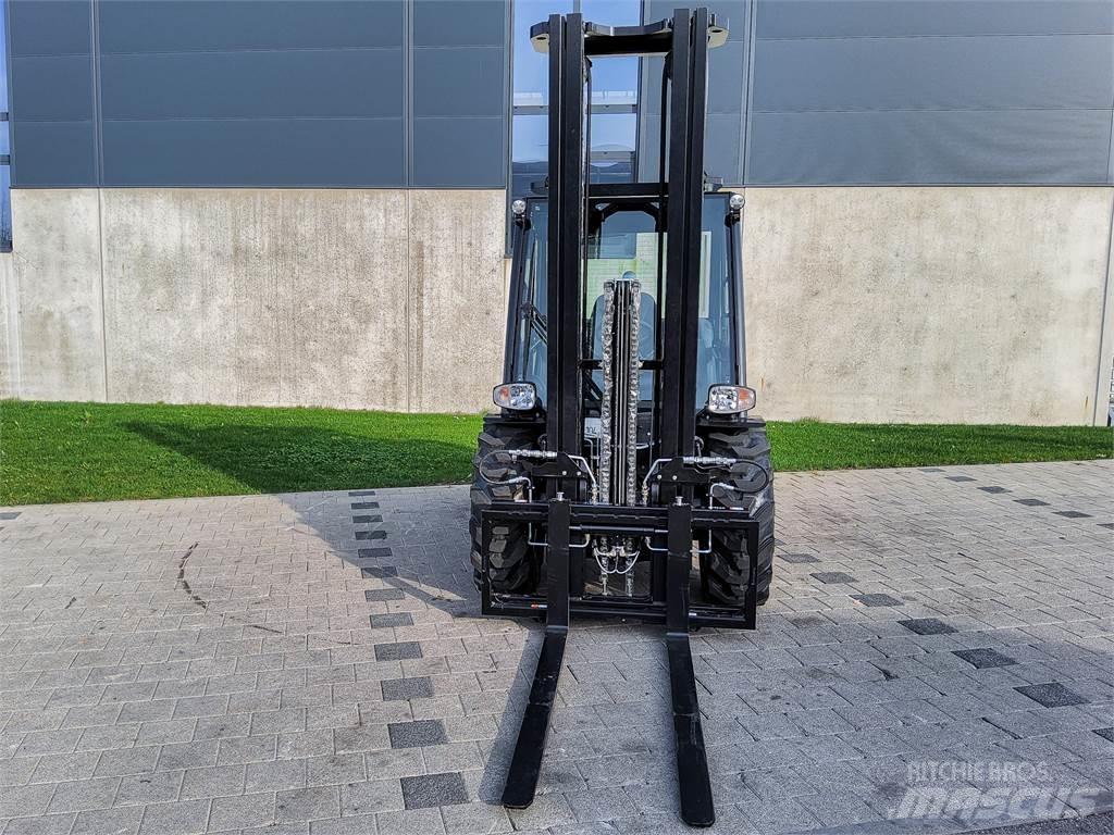 Manitou MC 30-4 Terénne vysokozdvižné vozíky
