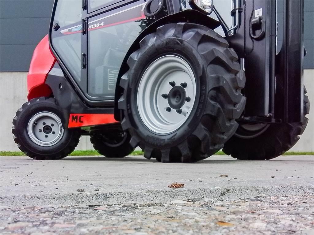 Manitou MC 30-4 Terénne vysokozdvižné vozíky