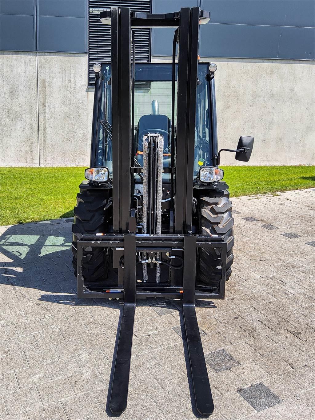 Manitou MC 30-4 Terénne vysokozdvižné vozíky