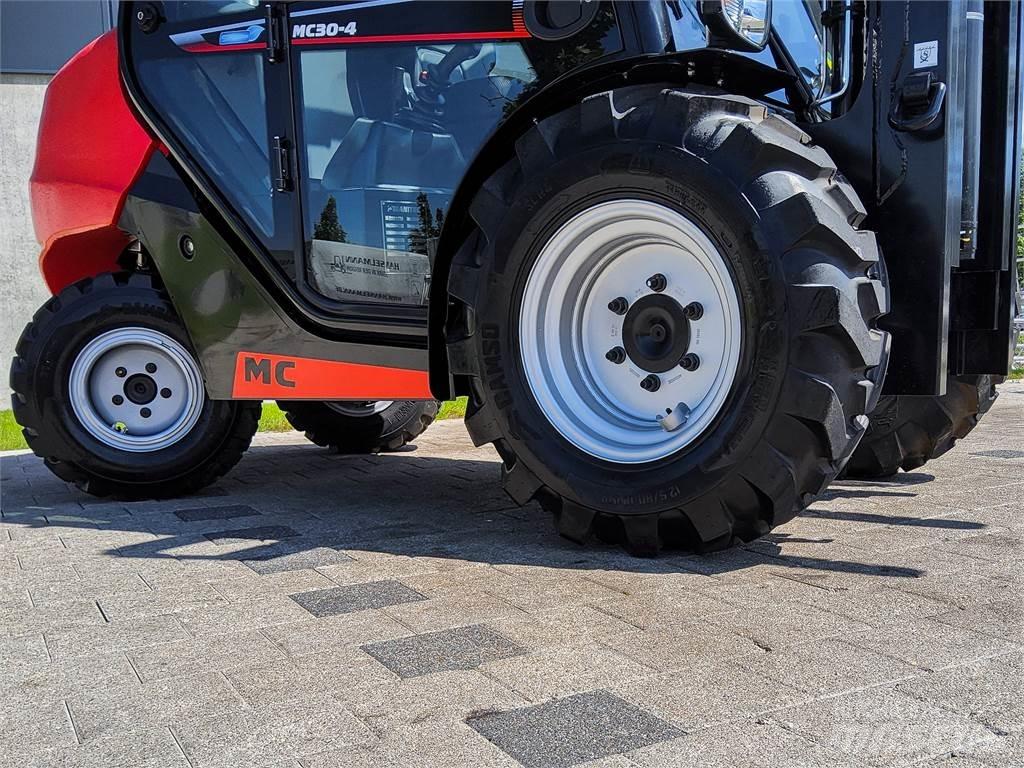 Manitou MC 30-4 Terénne vysokozdvižné vozíky