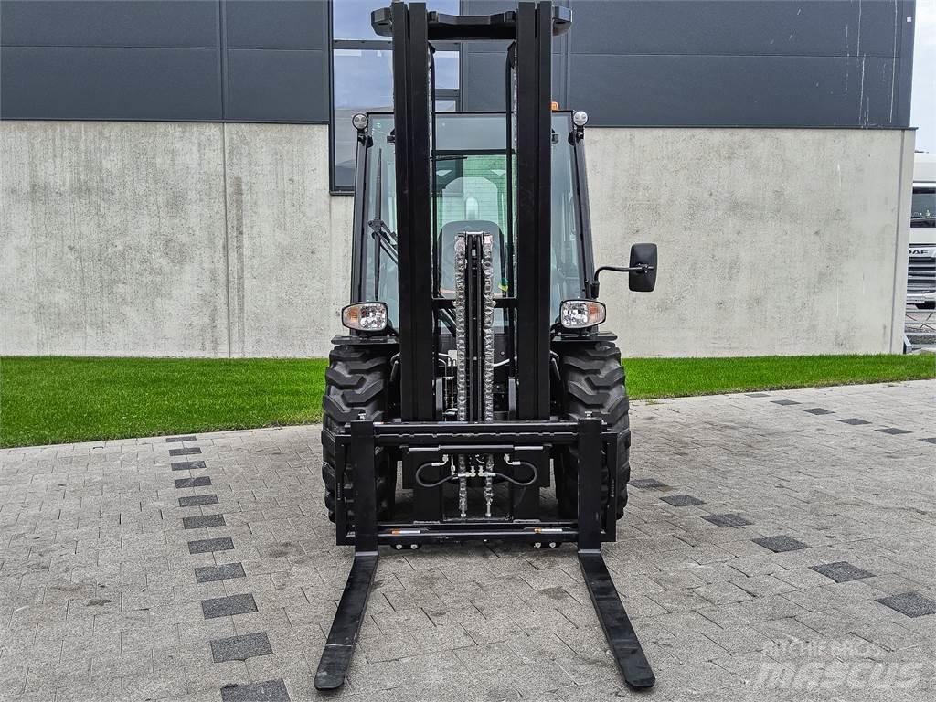 Manitou MC 30-4 Terénne vysokozdvižné vozíky