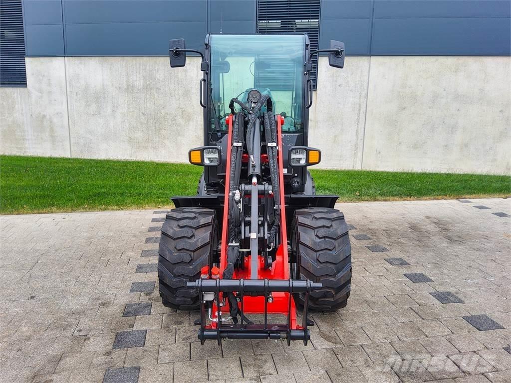Manitou MLA 3-25H Mini rýpadlá < 7t
