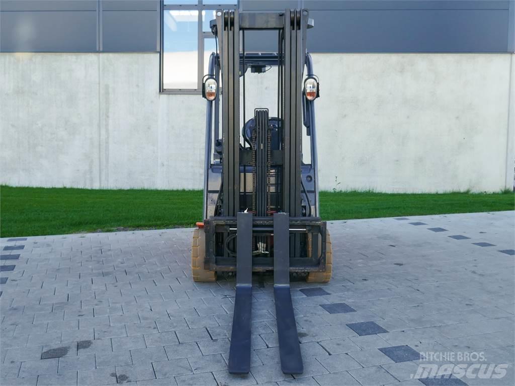 Toyota 02-8FBE20T Akumulátorové vozíky