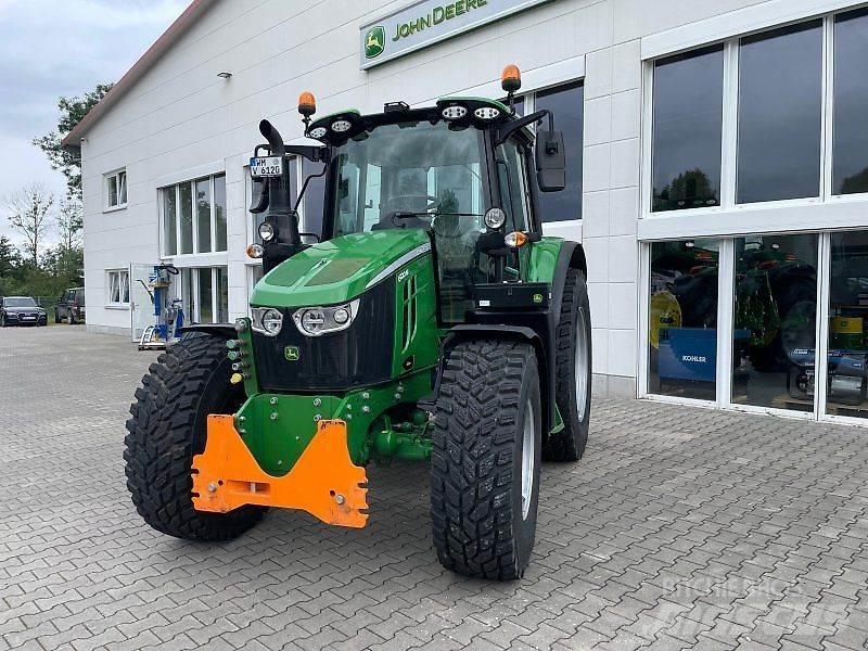 John Deere 6120M Traktory