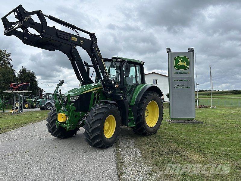 John Deere 6120M Traktory