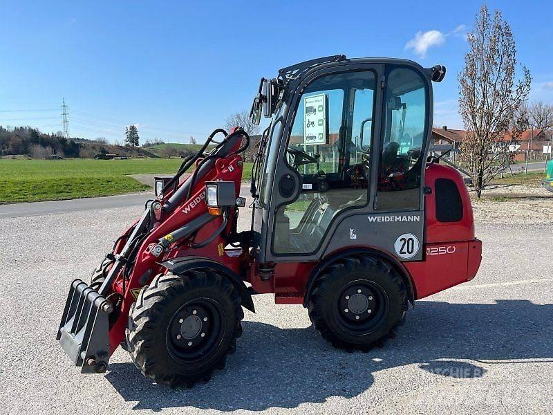 Weidemann 1250 Šmykom riadené nakladače