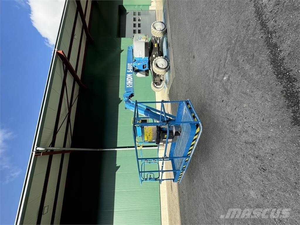 Genie S-60 FE Kĺbové plošiny