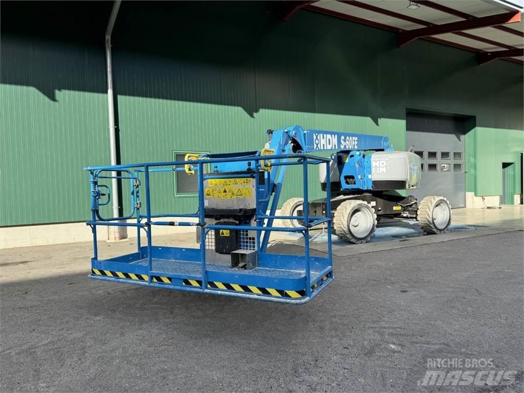 Genie S-60 FE Kĺbové plošiny