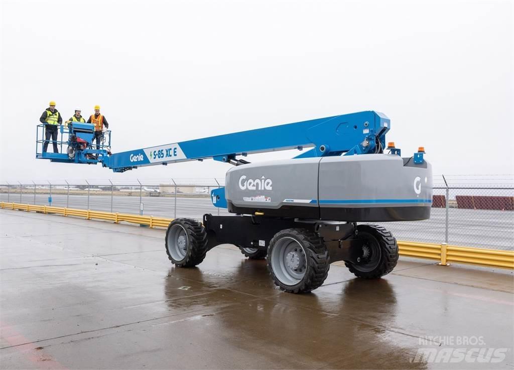 Genie S-85 XC E Kĺbové plošiny