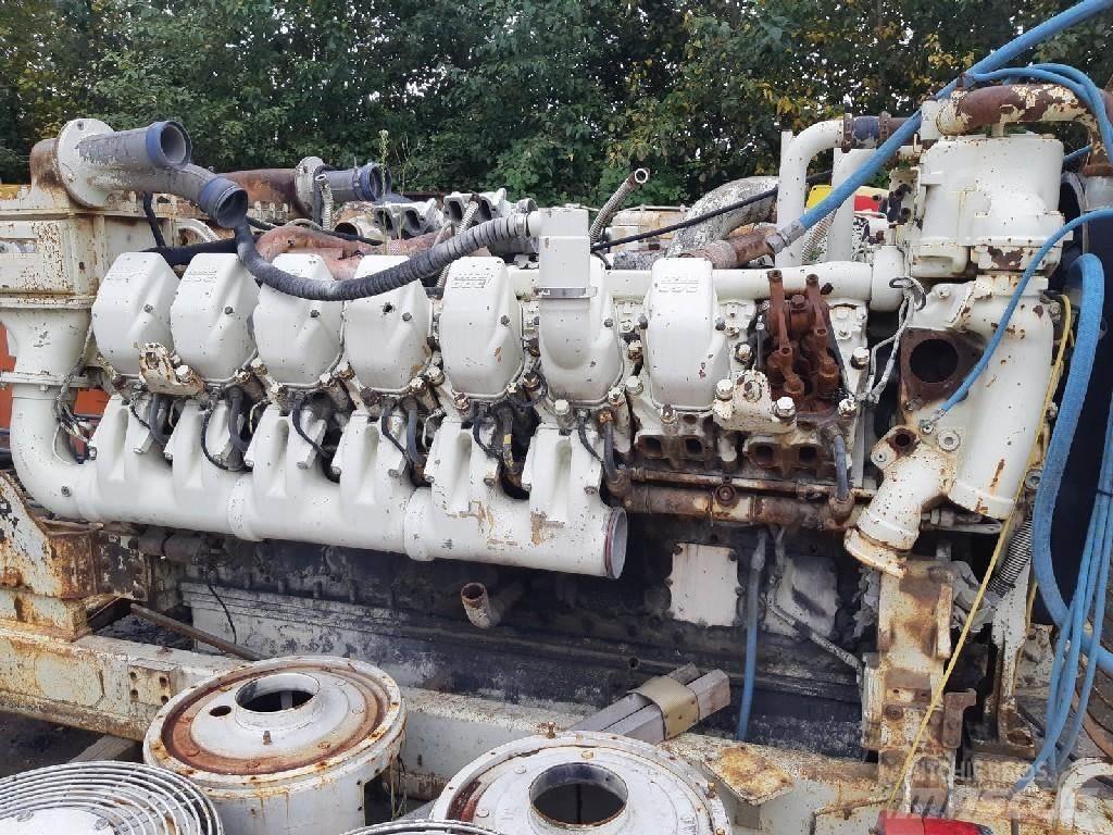 Komatsu 930E Motory