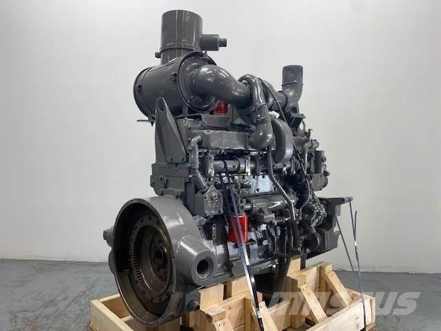 Komatsu M11-C Motory