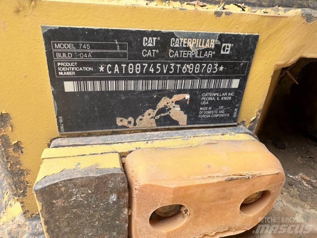 CAT 745 Kĺbové nákladné autá
