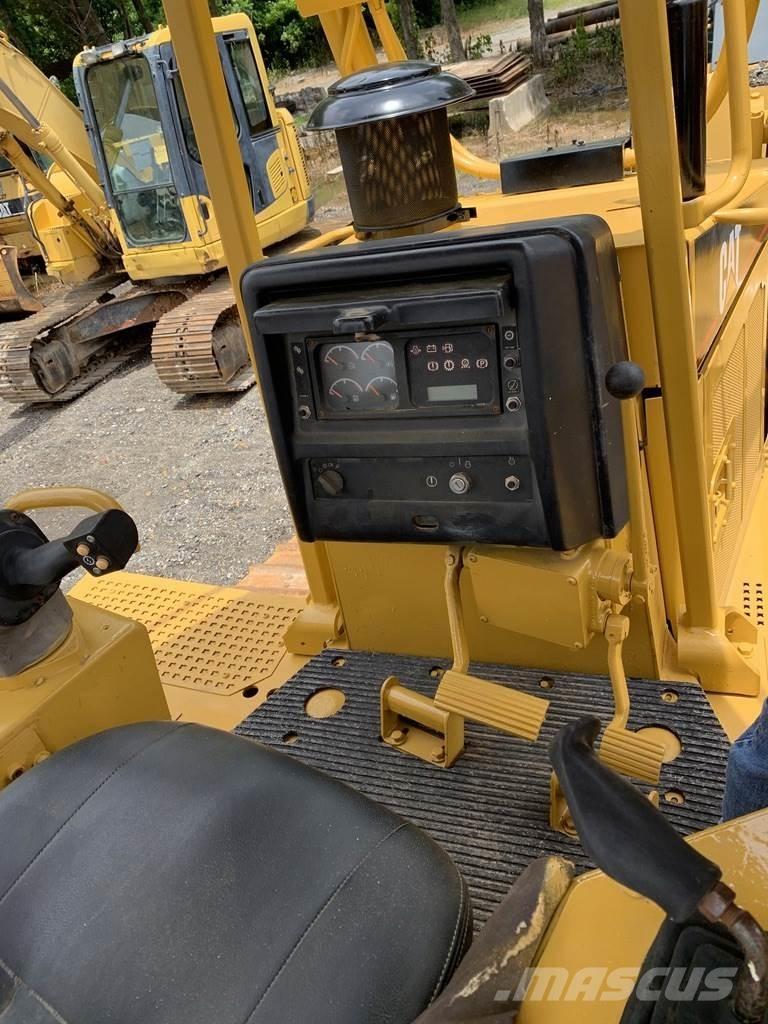 CAT D6R XL Stavebníctvo - ostatné