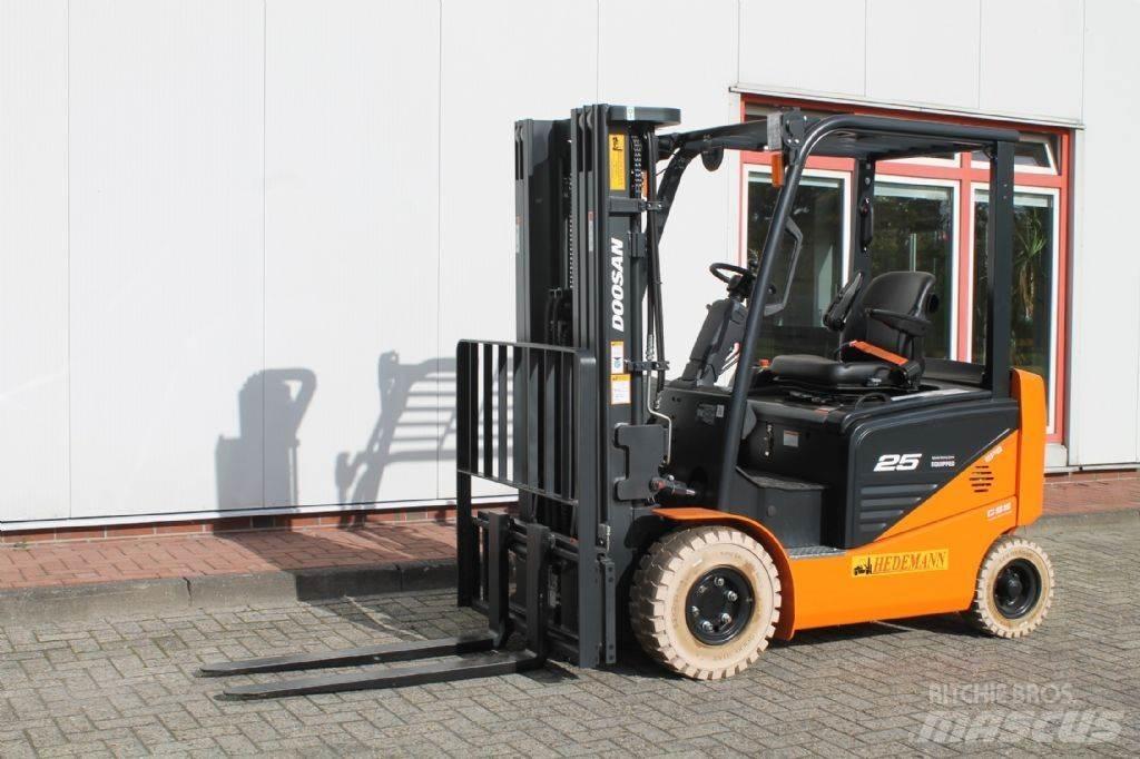 Doosan B25NS Akumulátorové vozíky