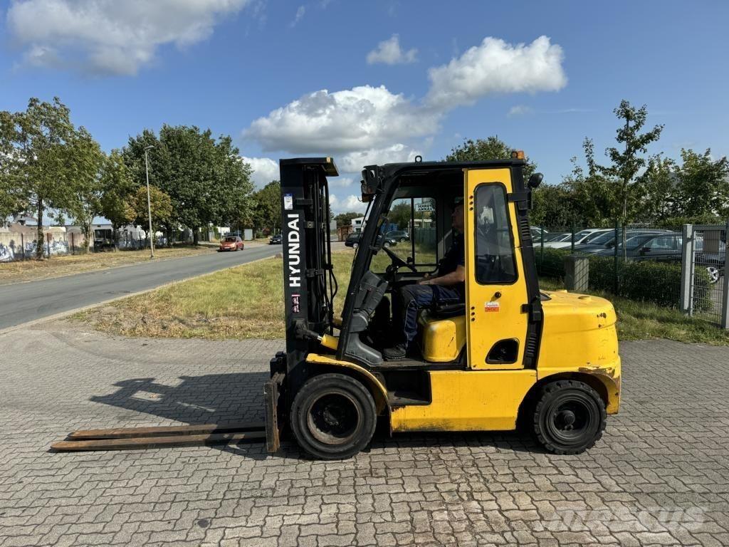 Hyundai 33D-7E Dieselové vozíky