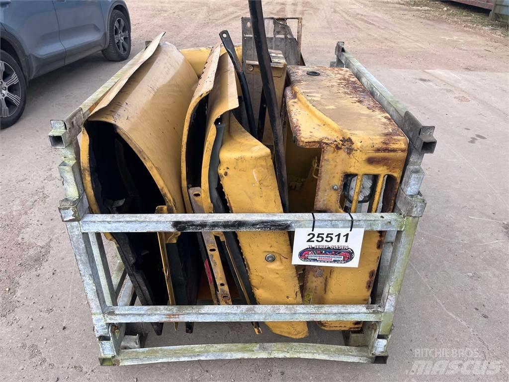 CAT 323D Skærme Ďalšie komponenty