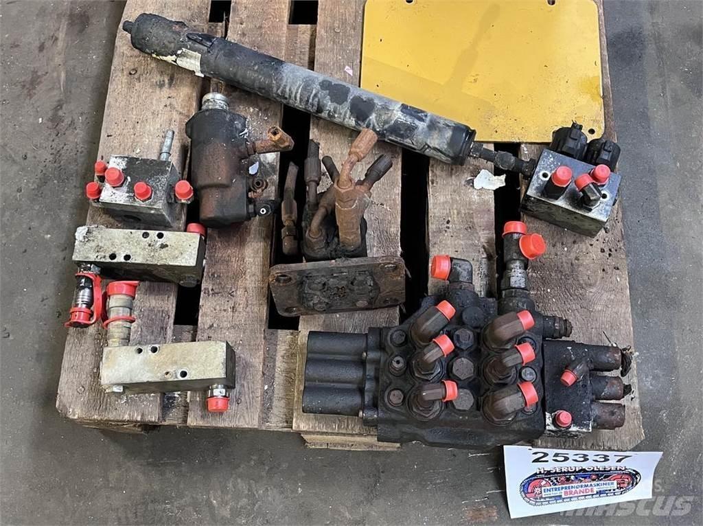 CAT 908M Diverse dele Hydraulika