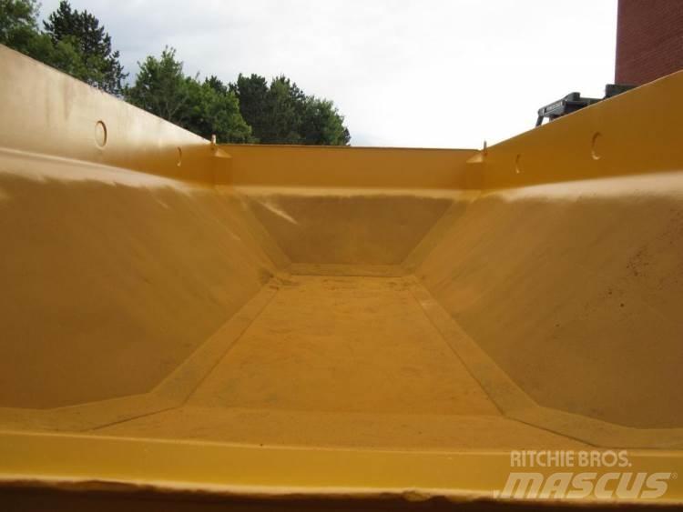 CAT D350D dumperkasse, brugt Stavebné sklápače
