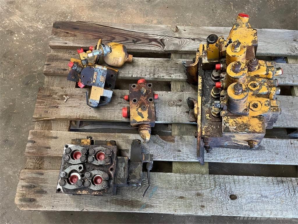  Diverse dele ex. Cat 206 Hydraulika