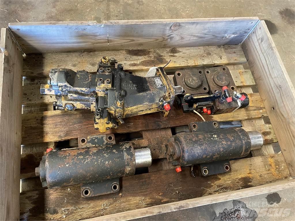  Diverse dele ex. Cat 206 Hydraulika
