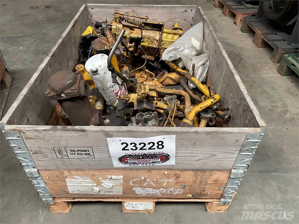  Diverse dele ex. Cat 3304 Motory