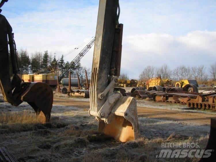 Hitachi UH 181 til ophug Pásové rýpadlá
