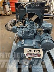 Kubota V800 motor - 4 cyl. Motory