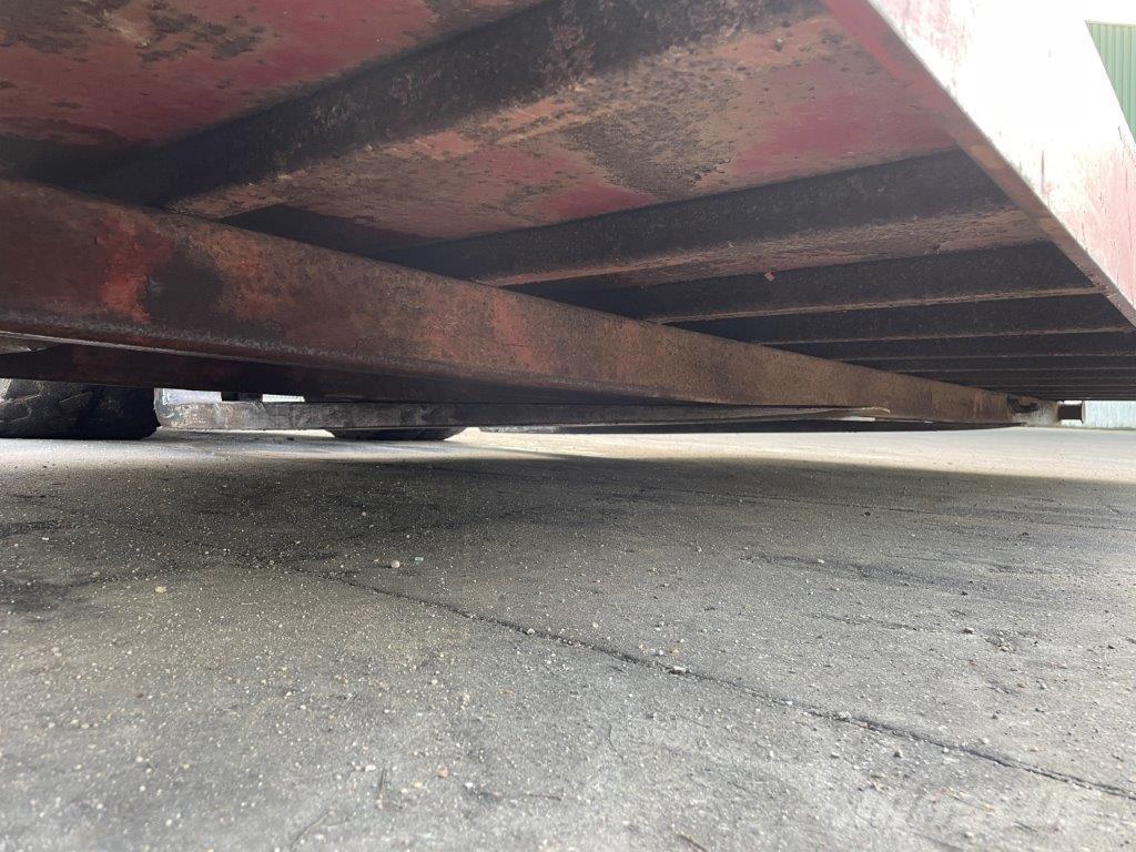  Maskintrailer med wirehejs Podvalníkové návesy