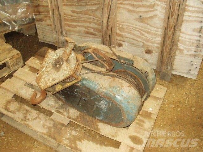 Thrige traverskran 500 kg Univerzálne terénne žeriavy