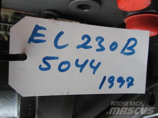 Volvo 230B Krøjegear Stavebníctvo - ostatné
