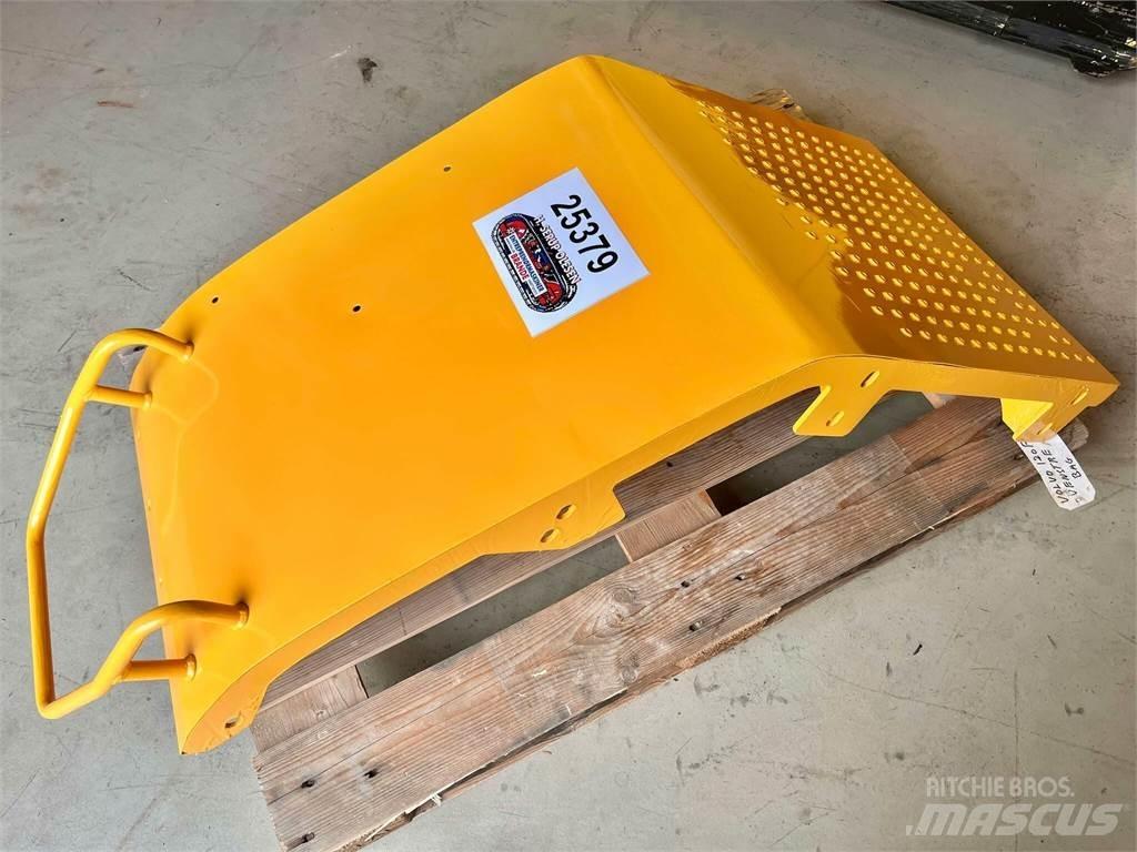 Volvo L120F bagskærm Ďalšie komponenty
