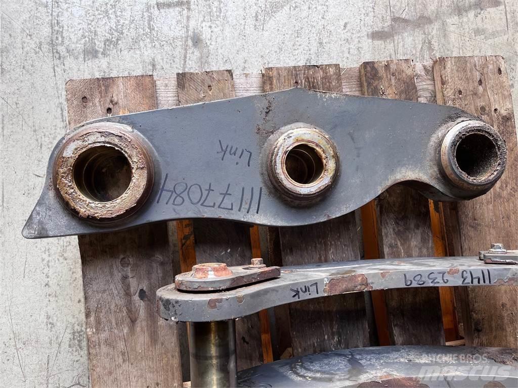 Volvo L60H Link Arm Ďalšie komponenty
