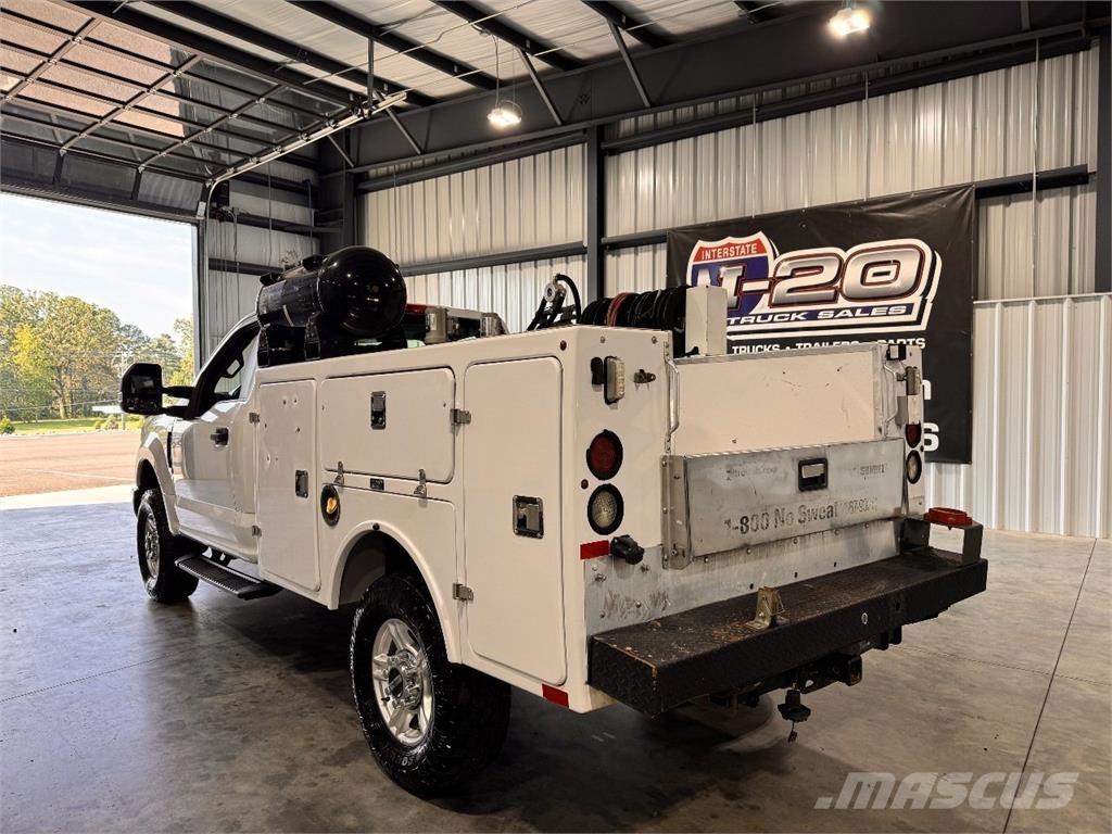 Ford F-250 Komunálne / Multi-úžitkové vozidlá