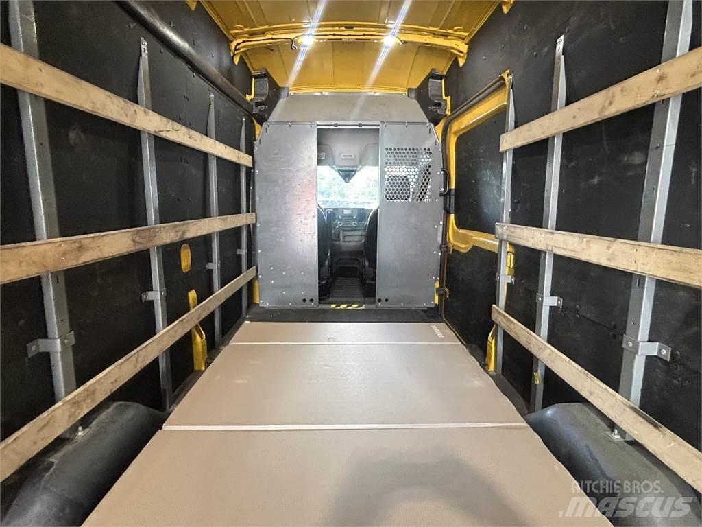 Ford Transit 250 Nakladacia/sklápacia bočnica