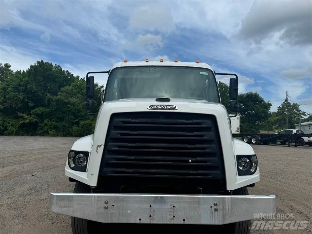 Freightliner 108SD Komunálne / Multi-úžitkové vozidlá