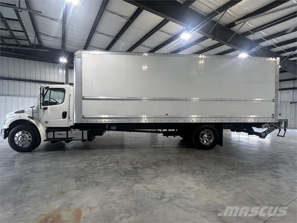 Freightliner M2 Skriňová nadstavba