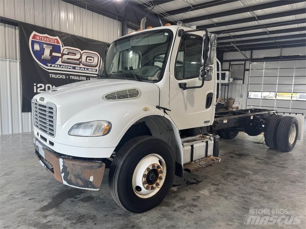 Freightliner M2 106 Nákladné vozidlá bez nadstavby
