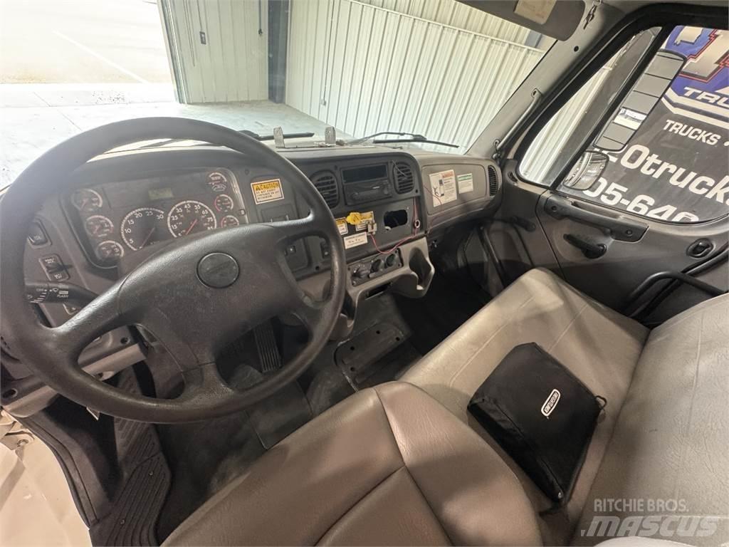 Freightliner M2 106 Nákladné vozidlá bez nadstavby