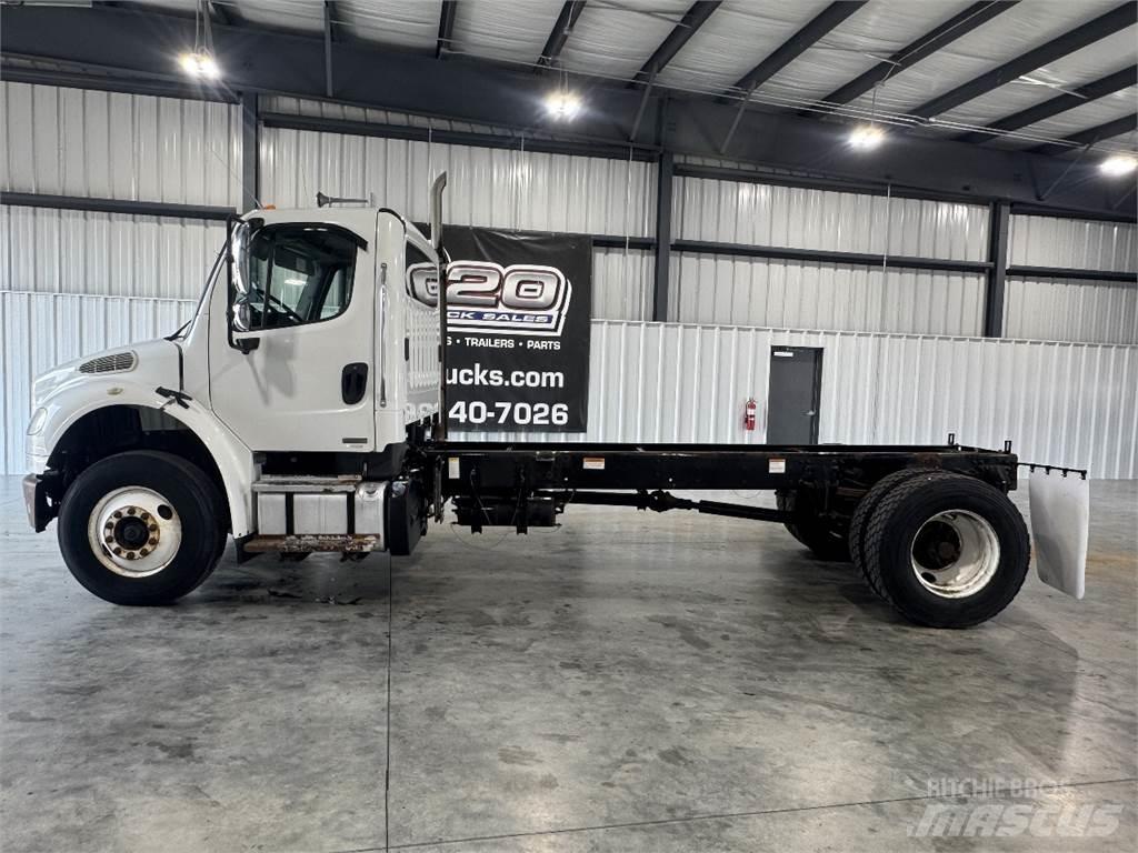Freightliner M2 106 Nákladné vozidlá bez nadstavby