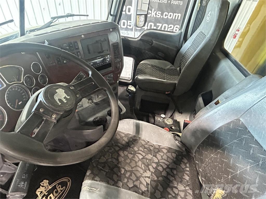 Mack Granite Sklápače